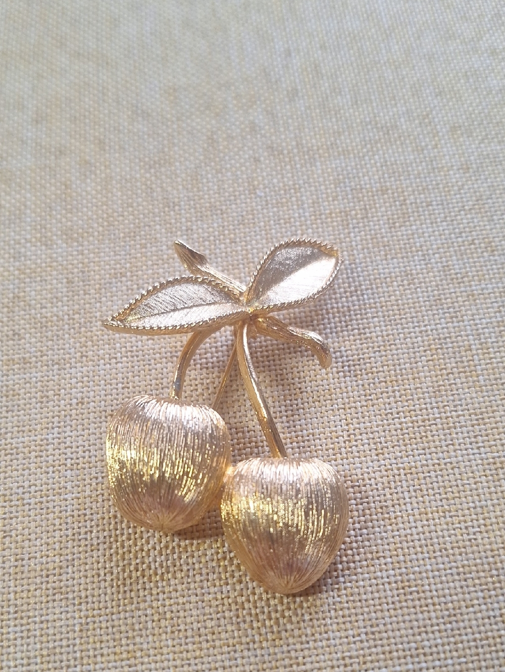 Signed Sarah Cov Gold-Tone Cherry Brooch Pin - Elegant Fruit Motif